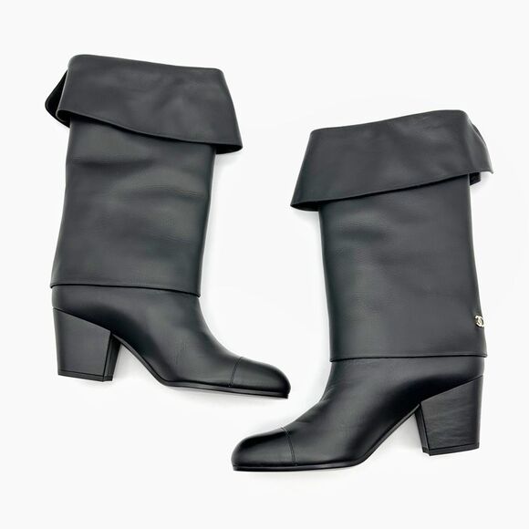 CHANEL Black 20K CC Logo Musketeer Boots Size 40 Cap Toe Leather Fold Over - Picture 4 of 14